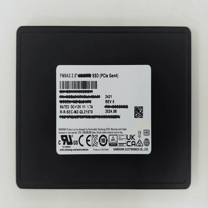 PM9A3 Series 7.6TB 2.5" PCIe 4.0 x4 NVMe SSD