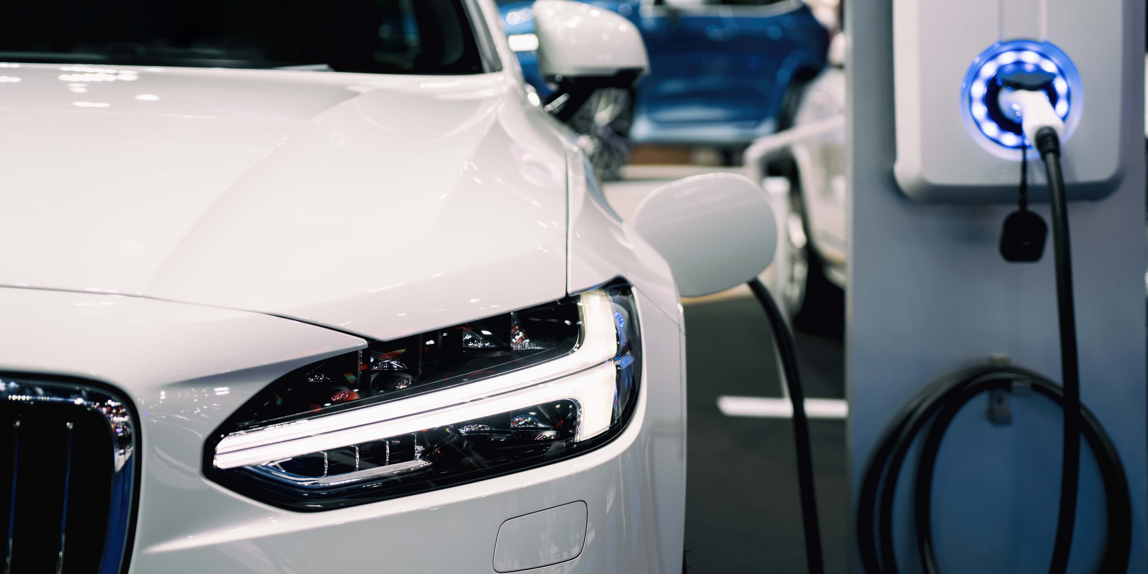 Supply Chain Roadblocks Stall Electric Vehicle Innovation | Fusion Worldwide